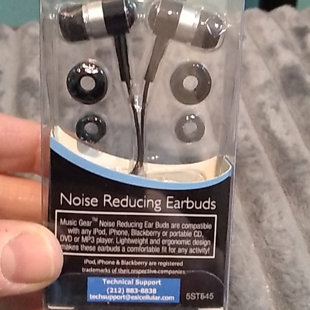 New Music gear earbuds - Picture 2 of 5